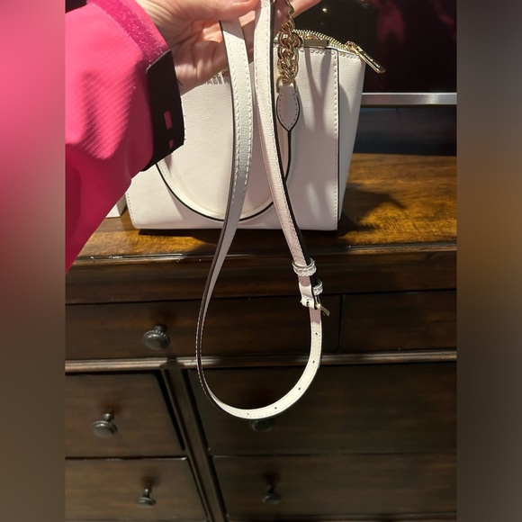 Authentic Michael Kors Ellis Leather Tote/Crossbody - Picture 8 of 16